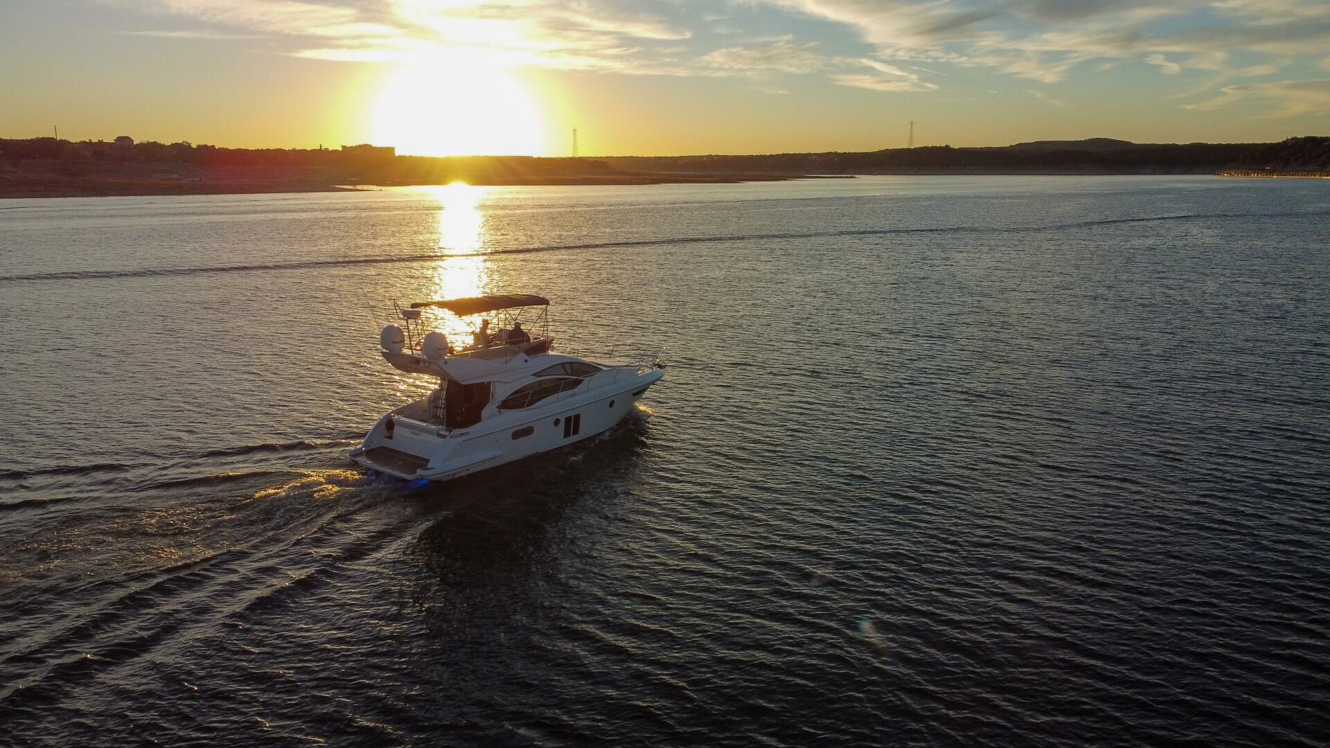2013 Azimut 40 Flybridge - Image 11