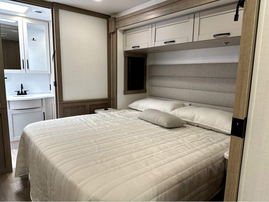 2027 ENTEGRA COACH VISION XL 36C - Image 16