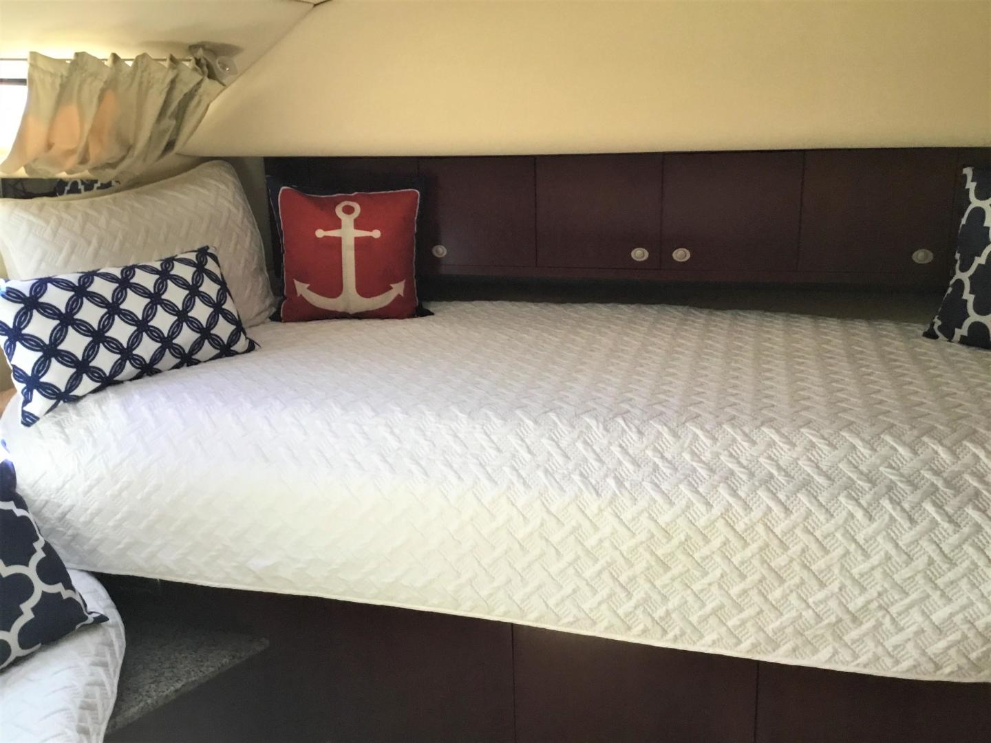 2005 Sea Ray 40 Motor Yacht - Image 17