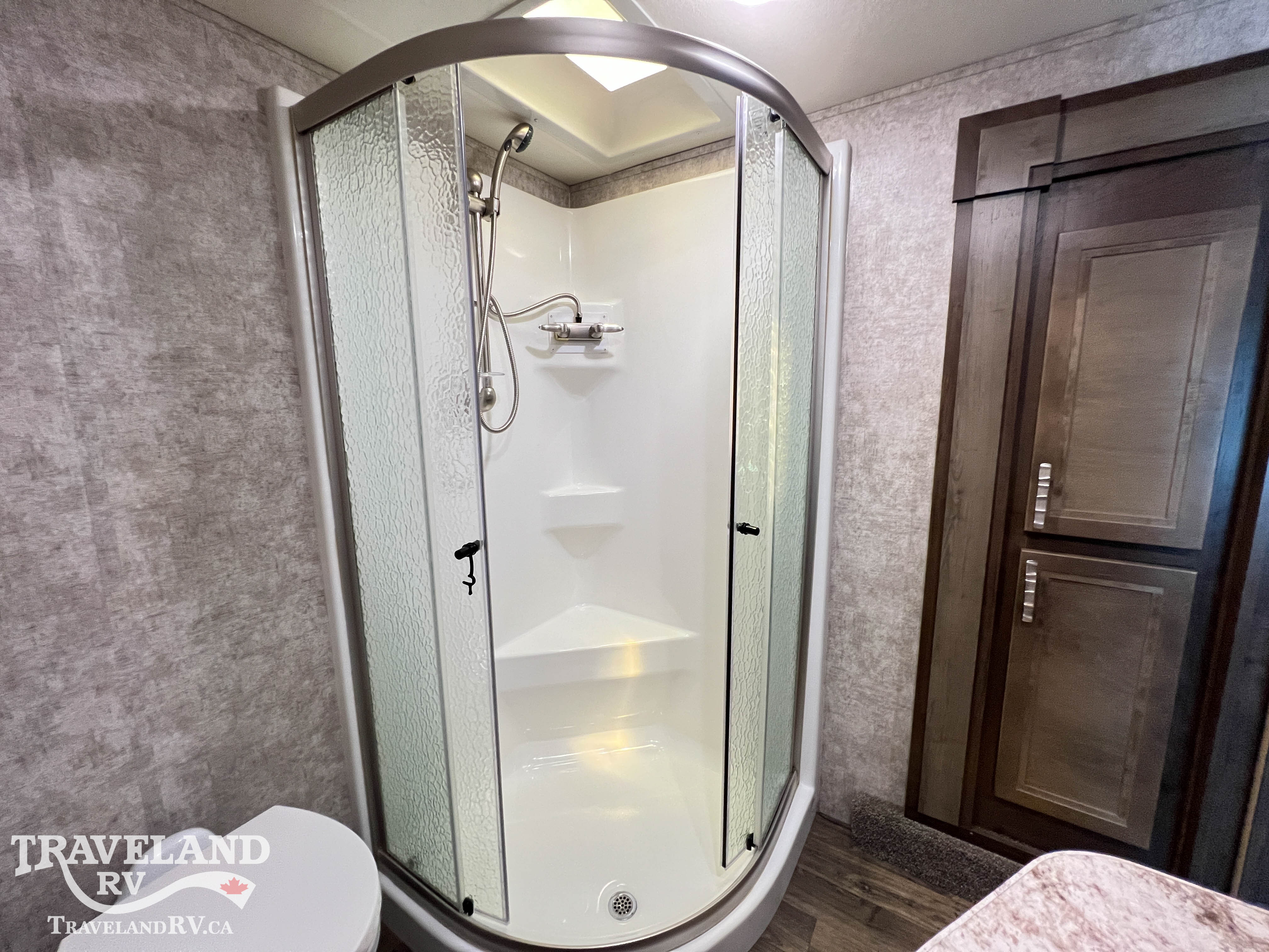 2019 Highland Ridge Highlander HF350H - Image 19