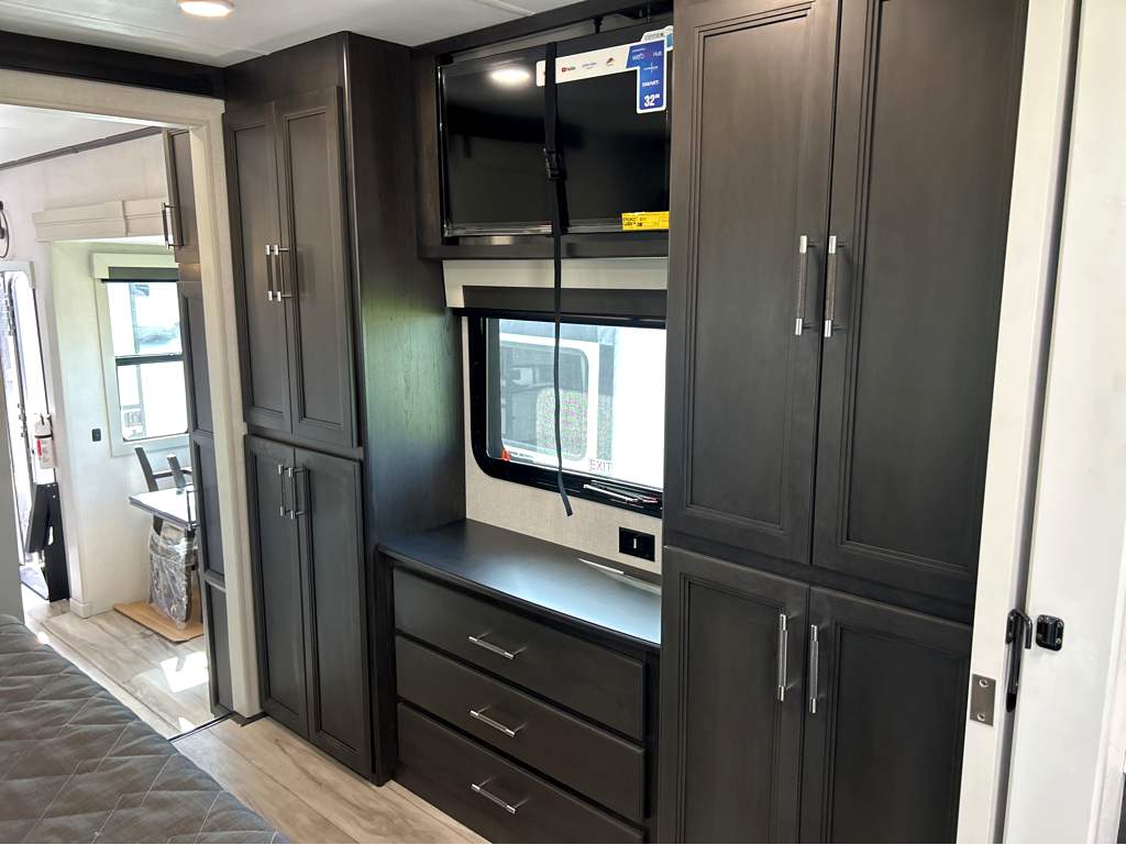 2026 Keystone ALPINE 3710FL - Image 22