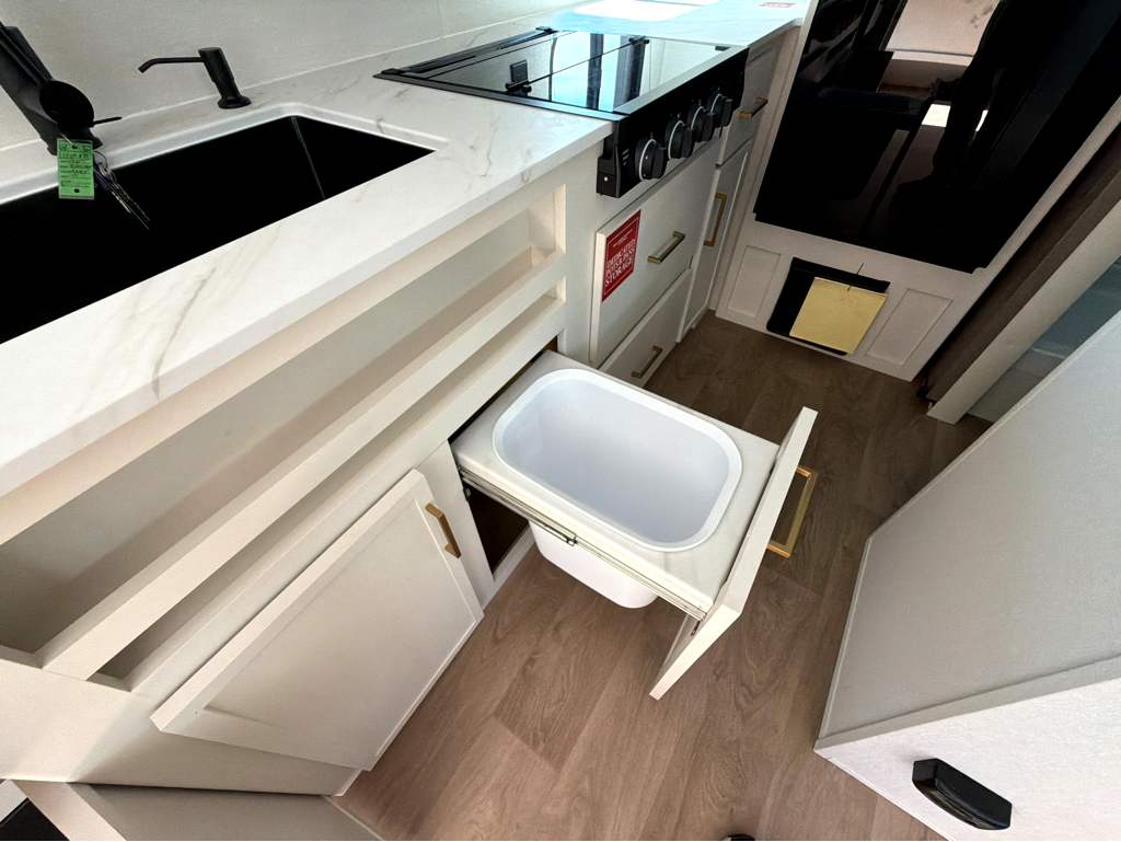 2027 GRAND DESIGN TRANSCEND 20MKX - Image 18