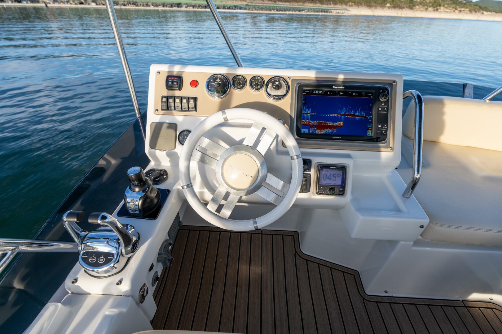 2013 Azimut 40 Flybridge - Image 14