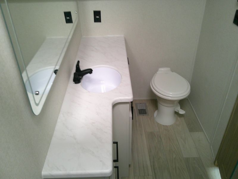 2025 Forest River Sandpiper Destination 421FKL - Image 13