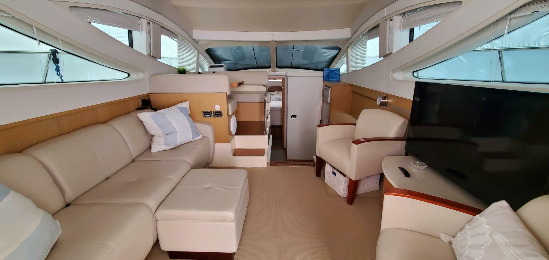 2012 Sea Ray 450 Sedan Bridge - Image 7