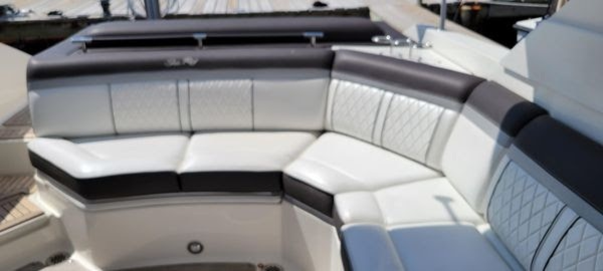 2017 Sea Ray 310 SLX - Image 8