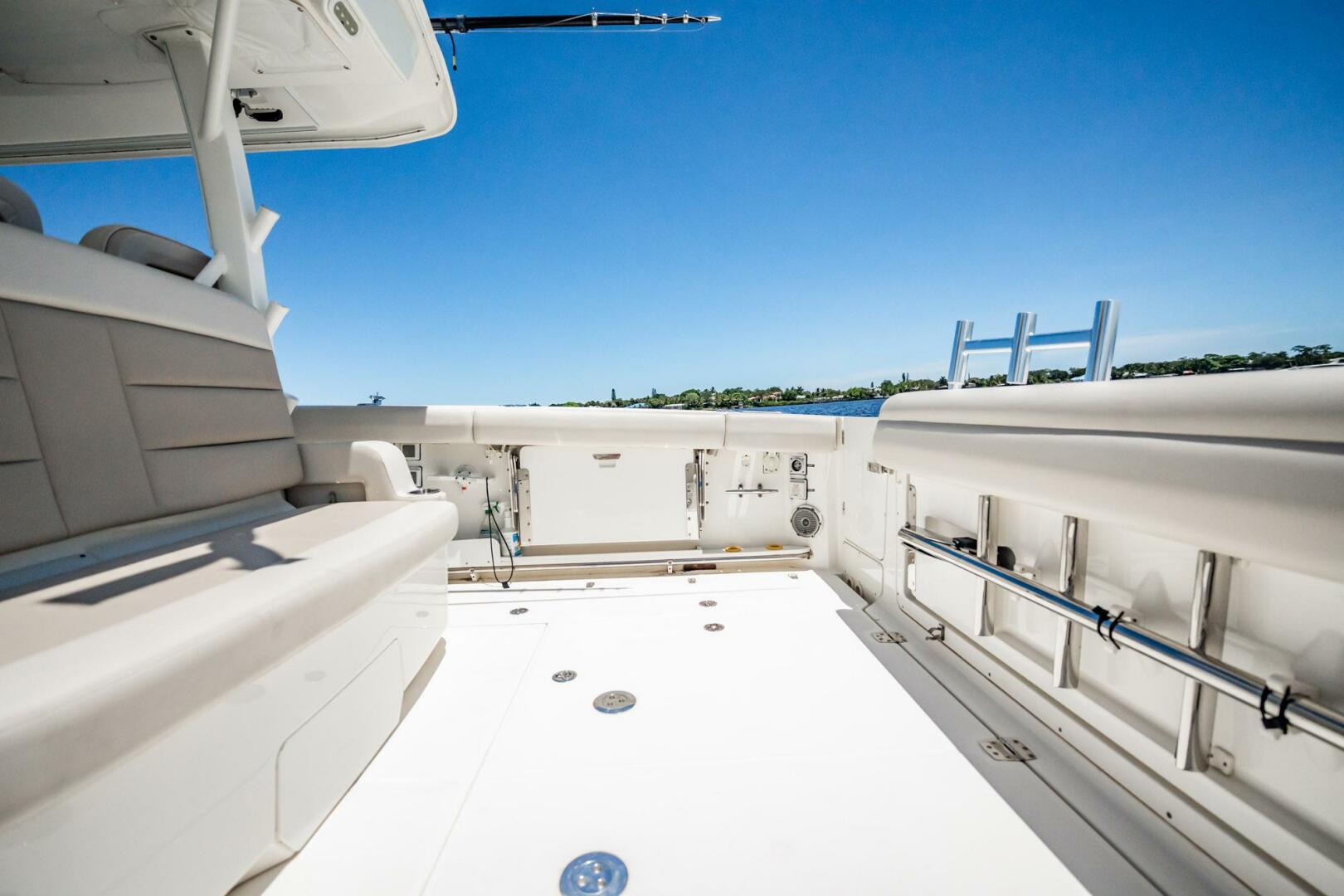 2018 Boston Whaler 380 Outrage - Image 35