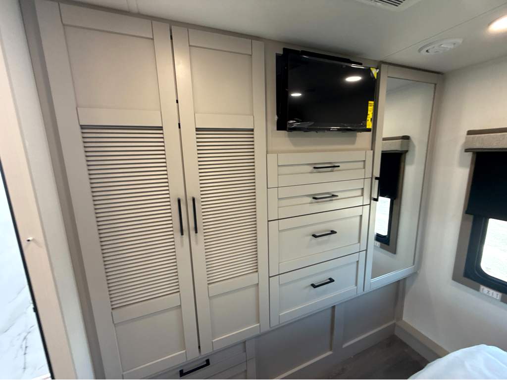 2027 JAYCO GREYHAWK 29MV - Image 25
