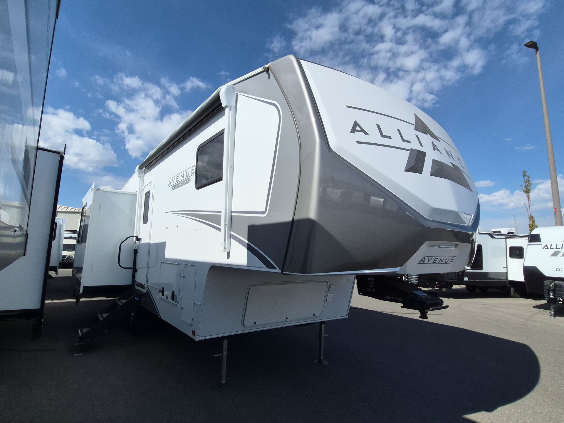 2026 Alliance RV Avenue 25RL - Image 2