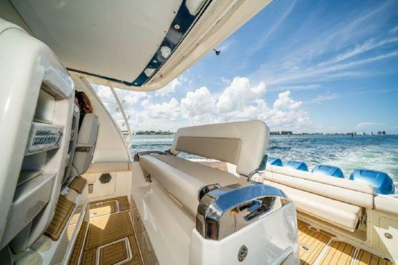 2017 Boston Whaler 42 Outrage - Image 19