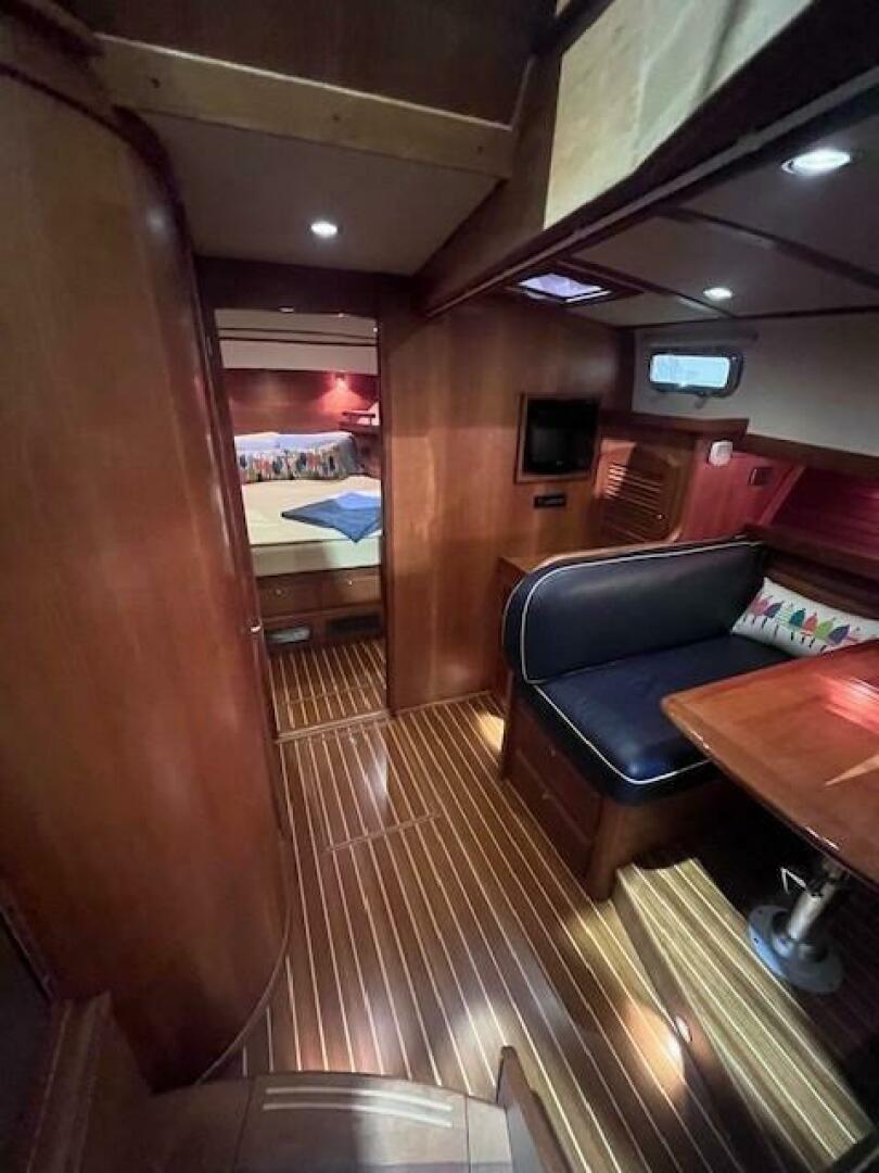 2011 Sabre 40 Sedan - Image 40