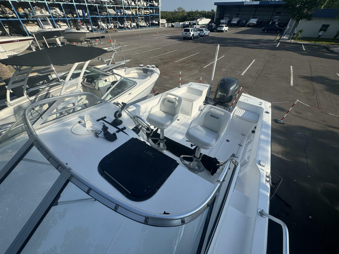 2004 Angler 220 Walkaround - Image 18