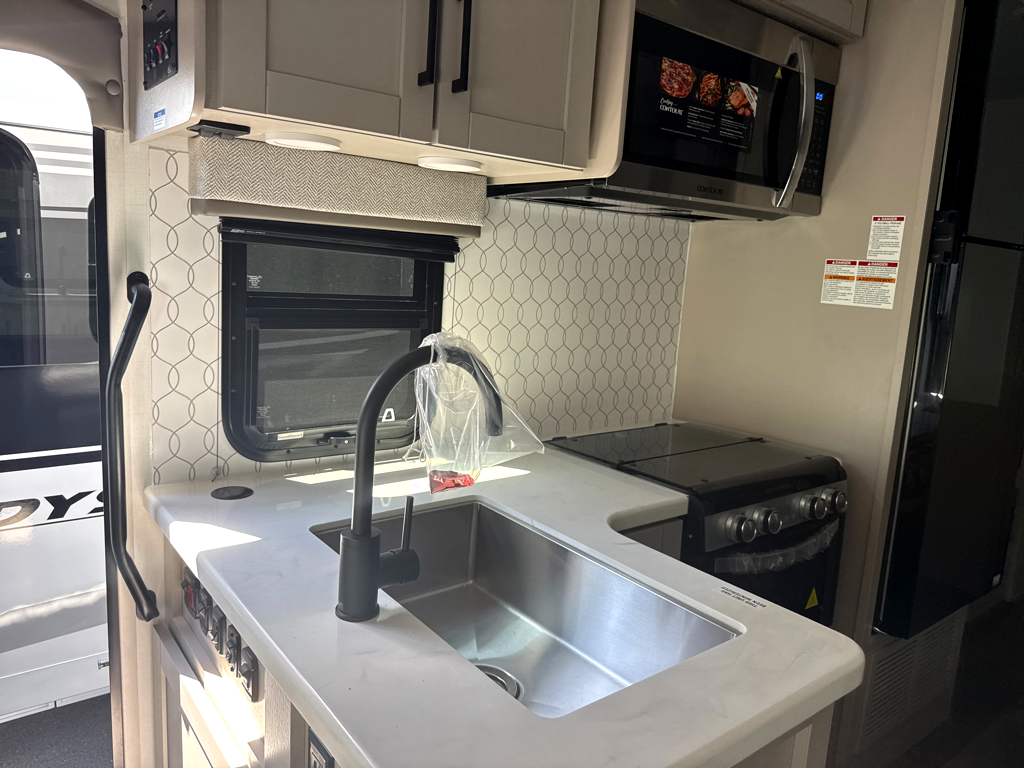 2027 ENTEGRA COACH ODYSSEY 30Z - Image 14