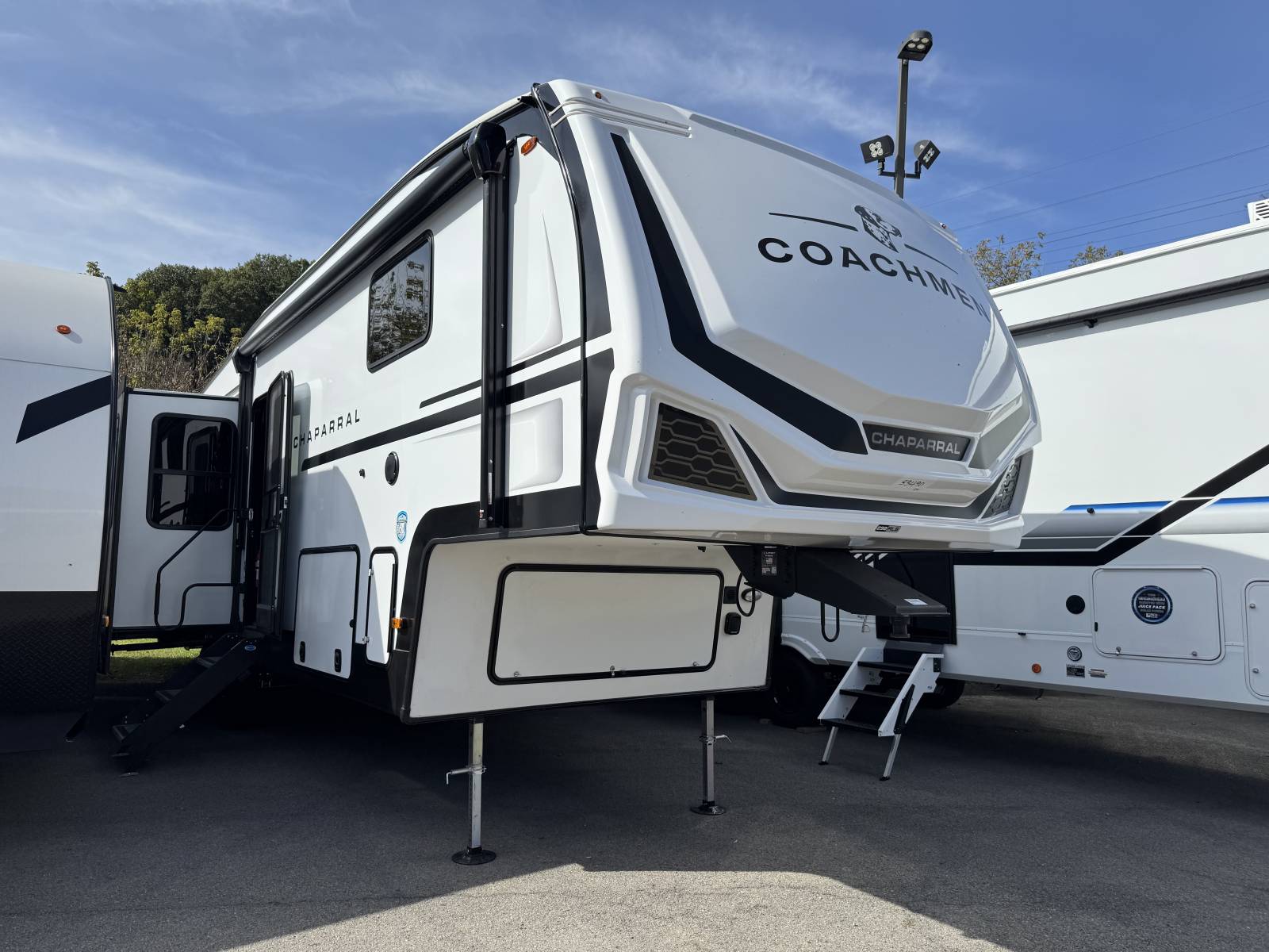 2026 Coachmen Chaparral 298rls