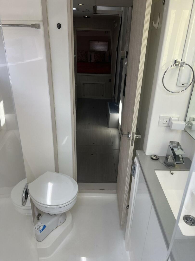 2018 Leopard 43 Powercat - Image 44