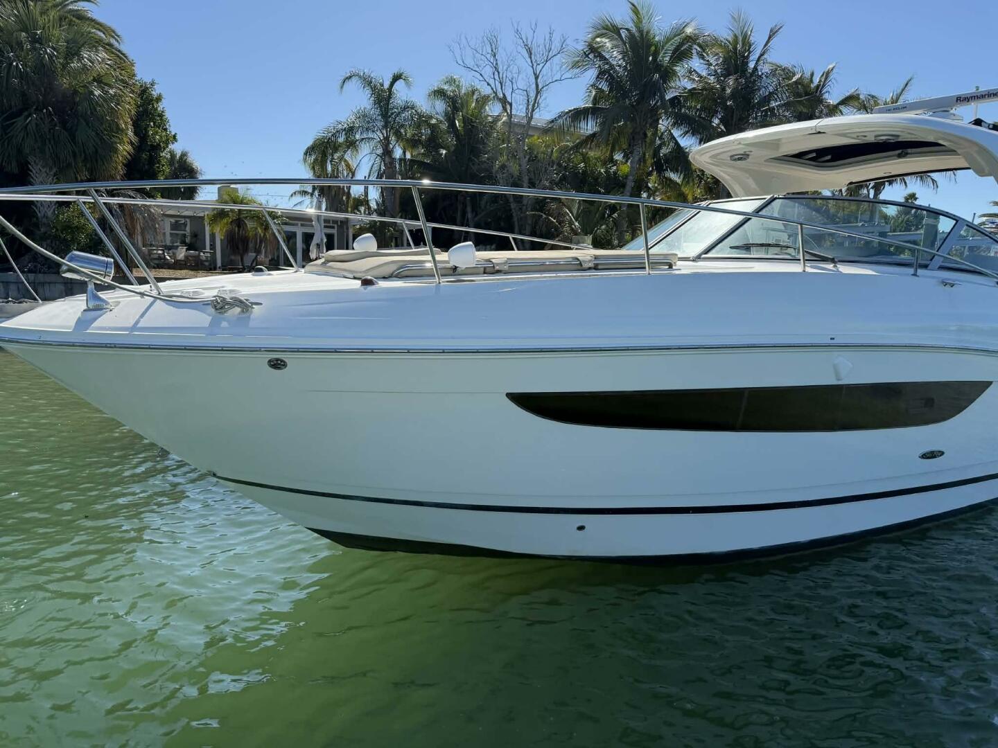 2016 Sea Ray 350 Sundancer - Image 8