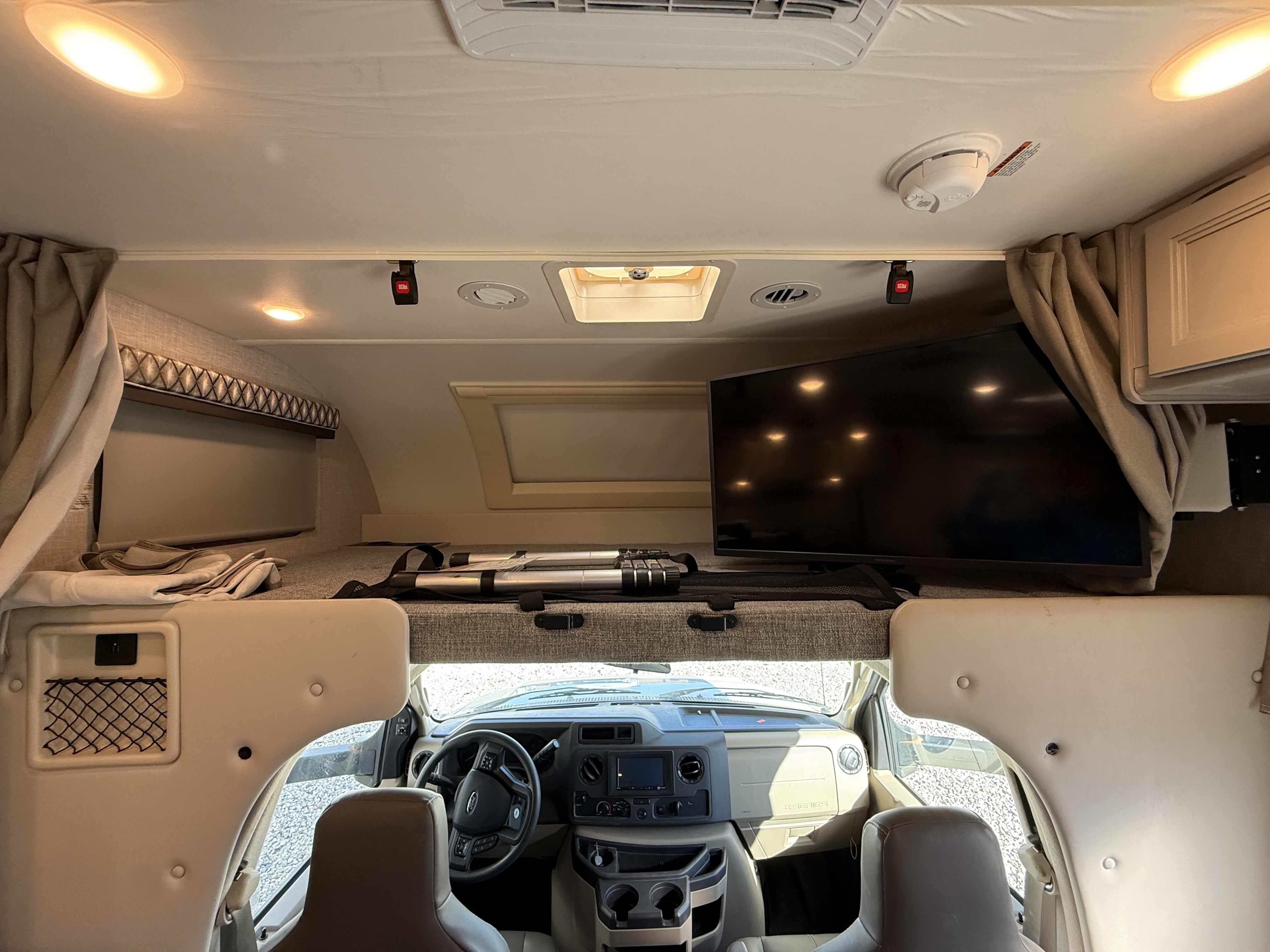 2023 Thor Motor Coach Geneva 25VA - Image 22