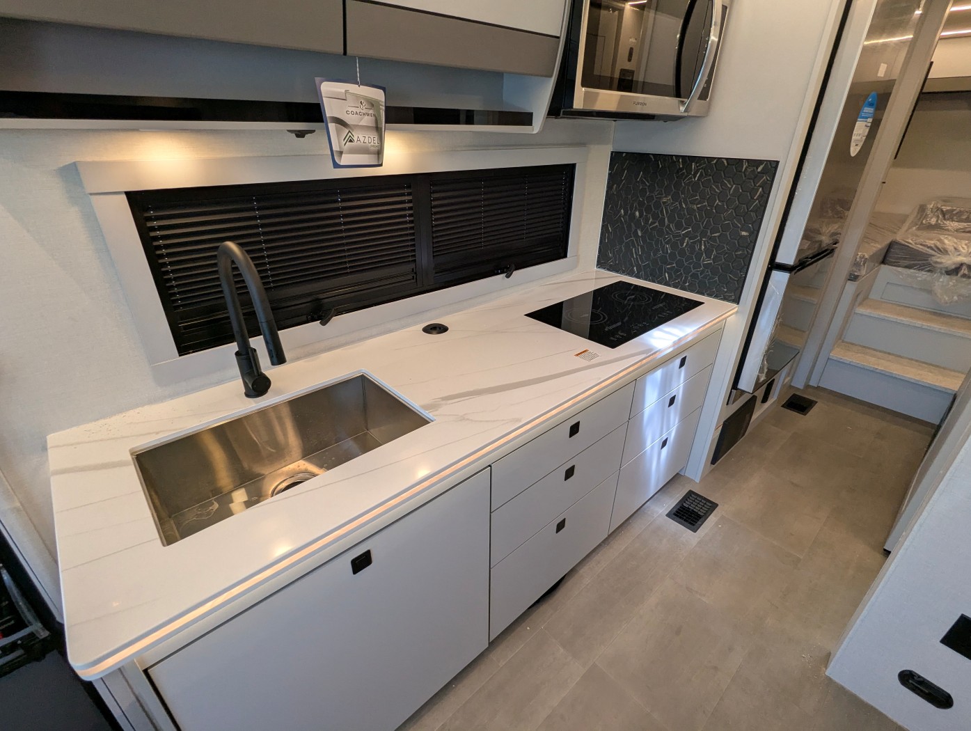 2026 Coachmen Euro 25TB - Image 13