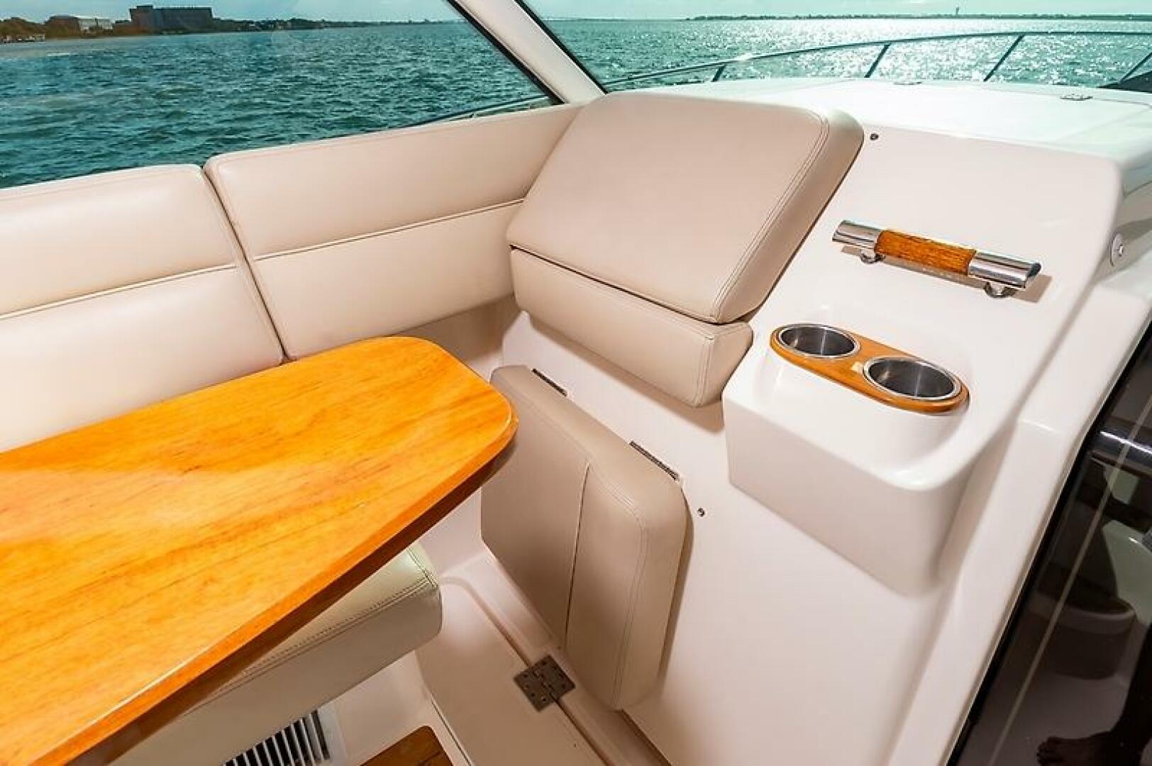 2015 Tiara Yachts 39 Coronet - Image 19