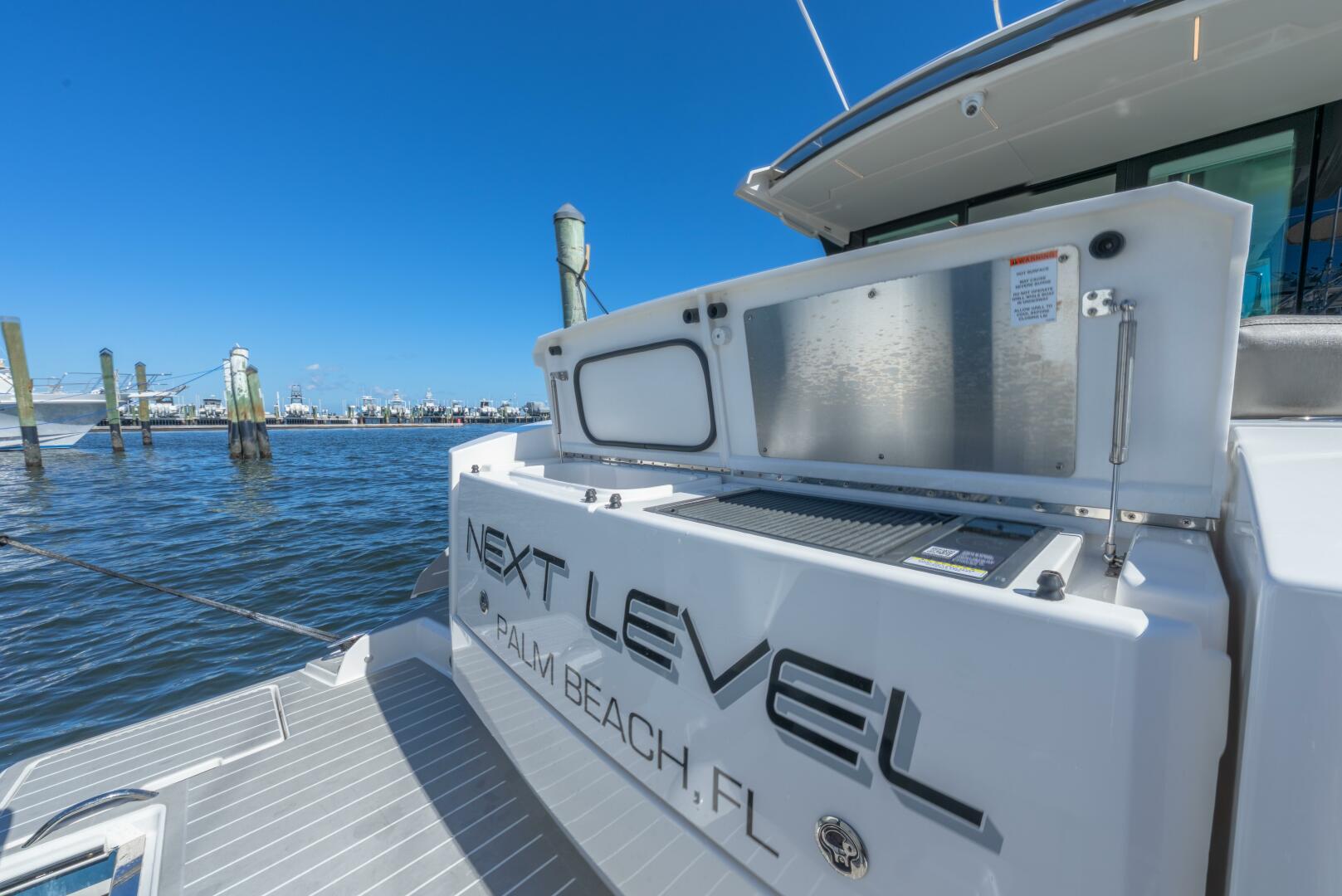 2025 Tiara Yachts 43 LE - Image 11