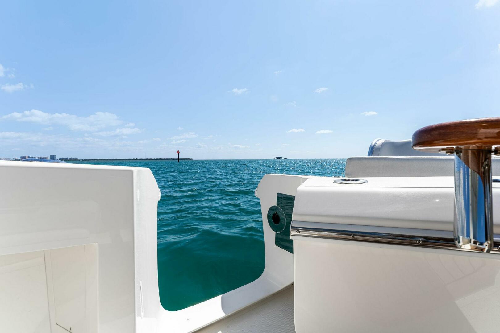 2015 Bahama 41 - Image 49