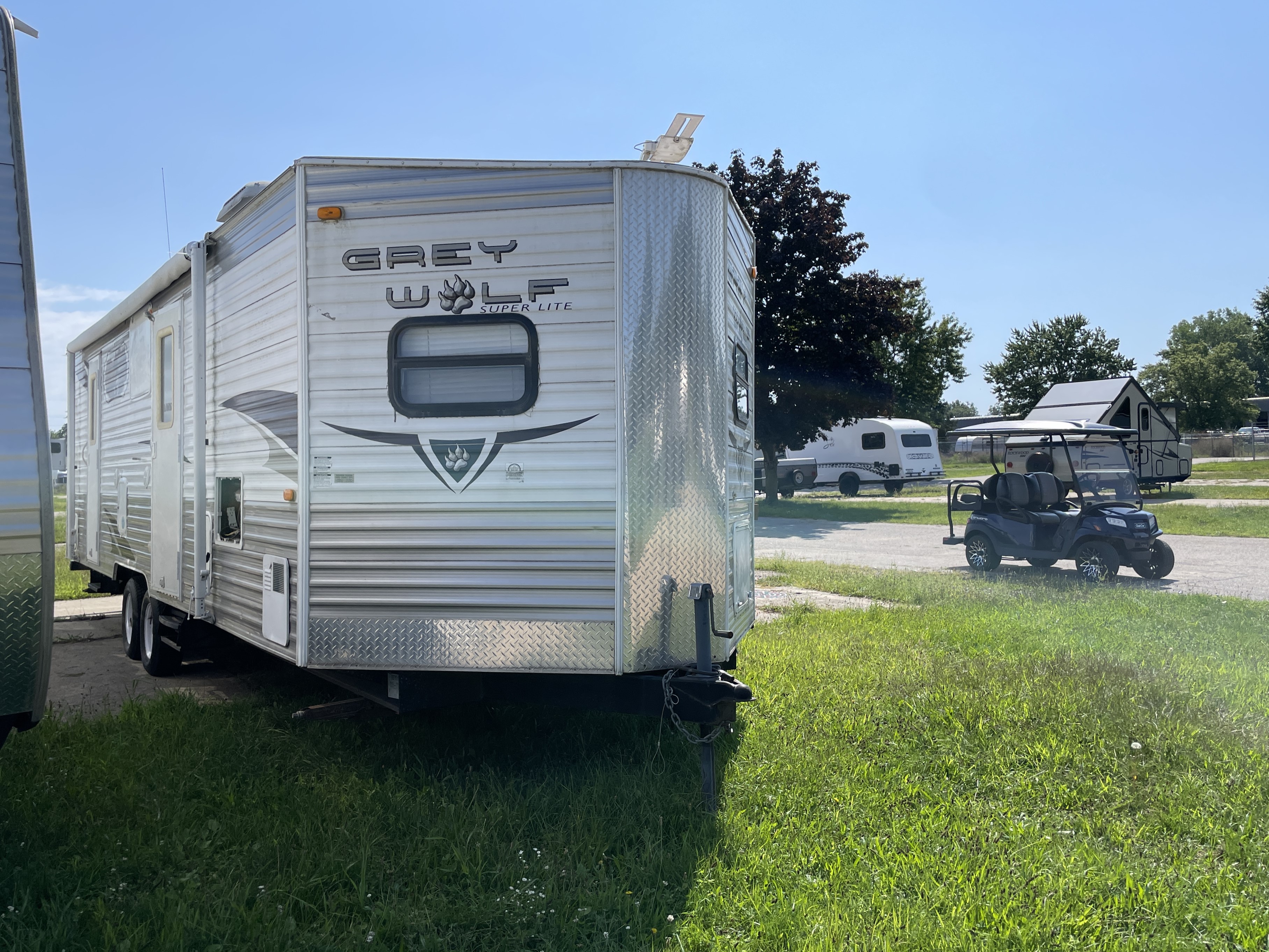 2010 Forest River Cherokee Grey Wolf 27V - Image 1