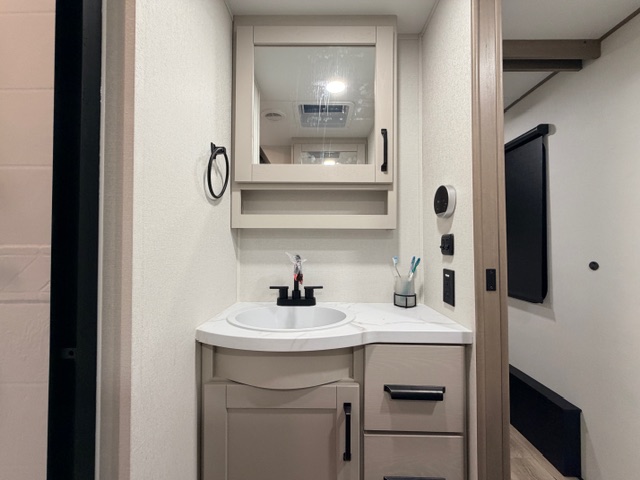 2026 Grand Design Reflection 150 Series 250ML - Image 19