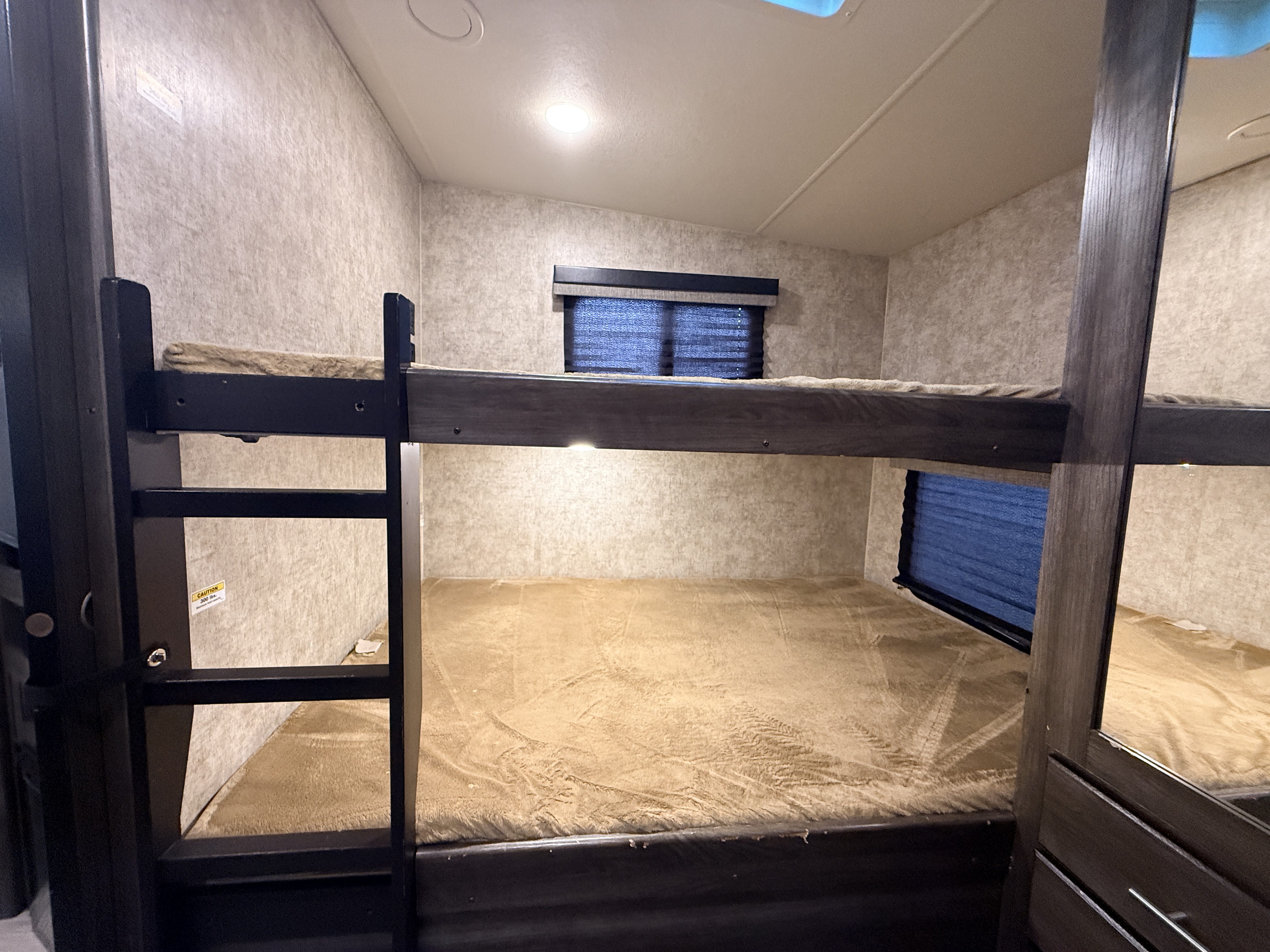 2019 Highland Ridge Mesa Ridge Lite MF2950BH - Image 17