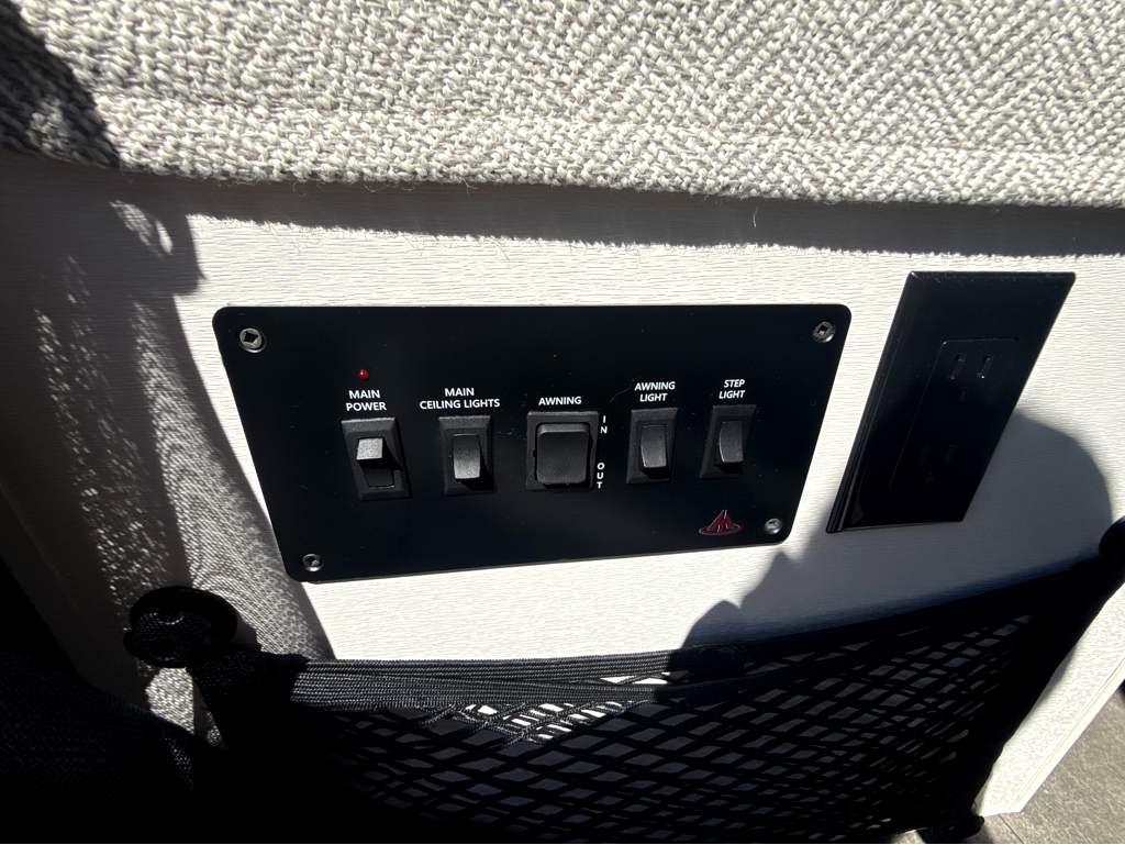 2026 JAYCO COMET 18C - Image 33
