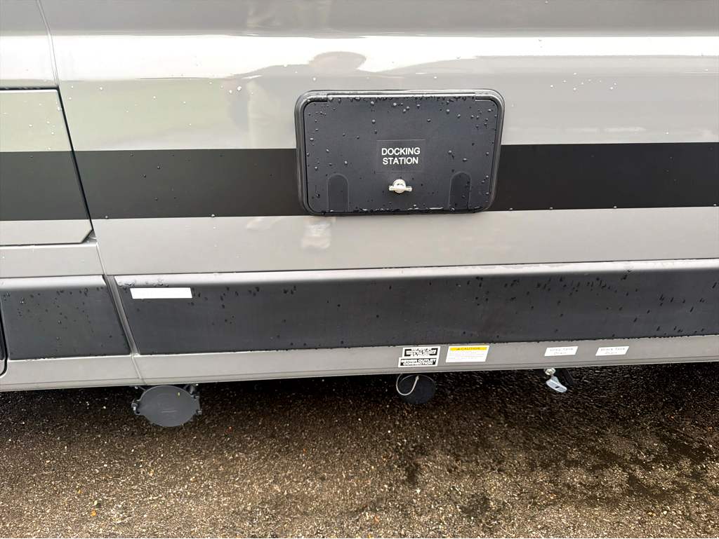 2027 GRAND DESIGN LINEAGE SERIESVP LVP2 - Image 7