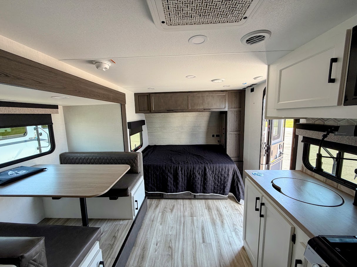 2026 VENTURE RV SPORTTREK STINGER 222VUD - Image 39