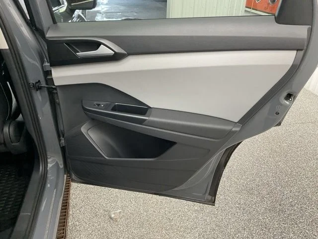 2022 Volkswagen Taos Utility 4D SEL 2WD - Image 24