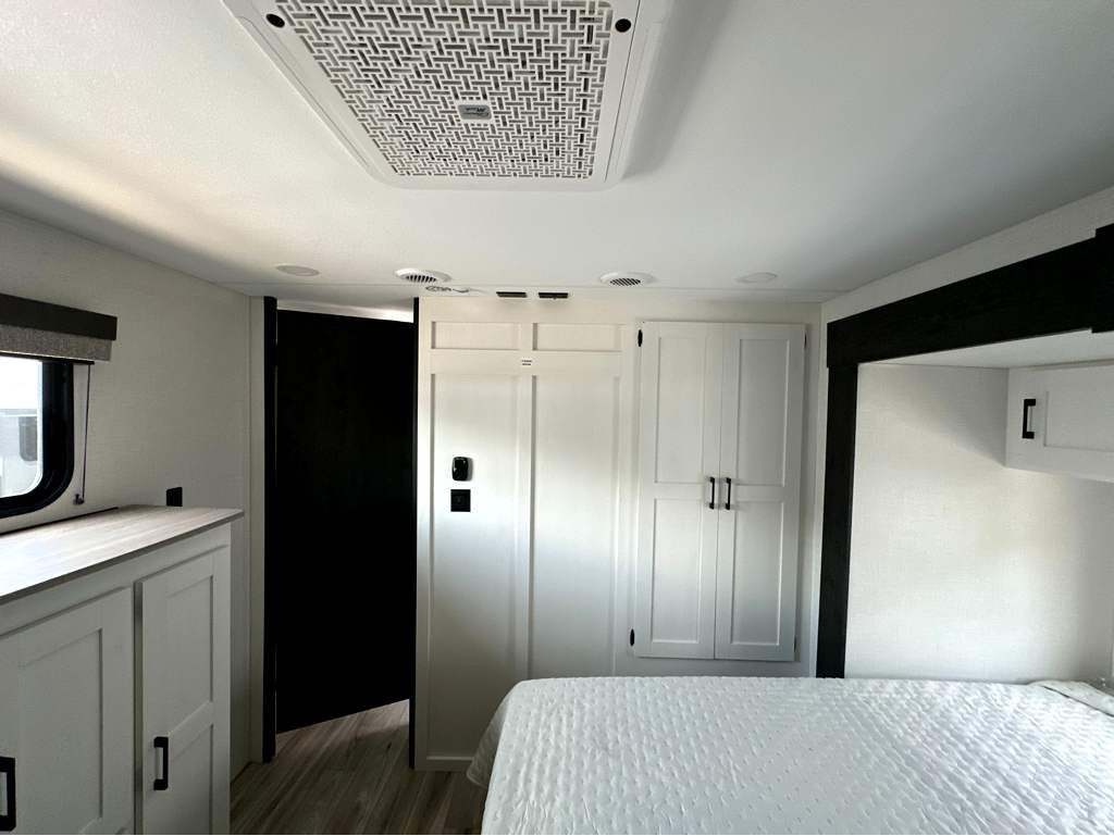 2026 VENTURE RV SIENNA 293VIK - Image 20