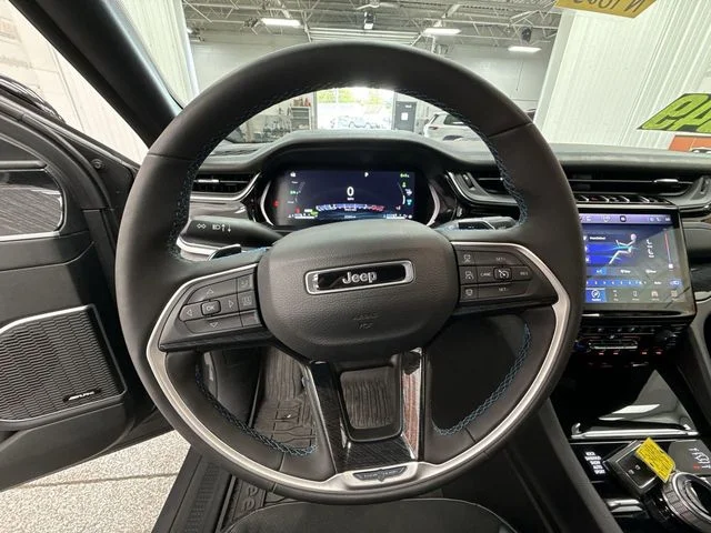 2024 Jeep Grand-Cherokee-L Laredo Altitude 4x4 - Image 14