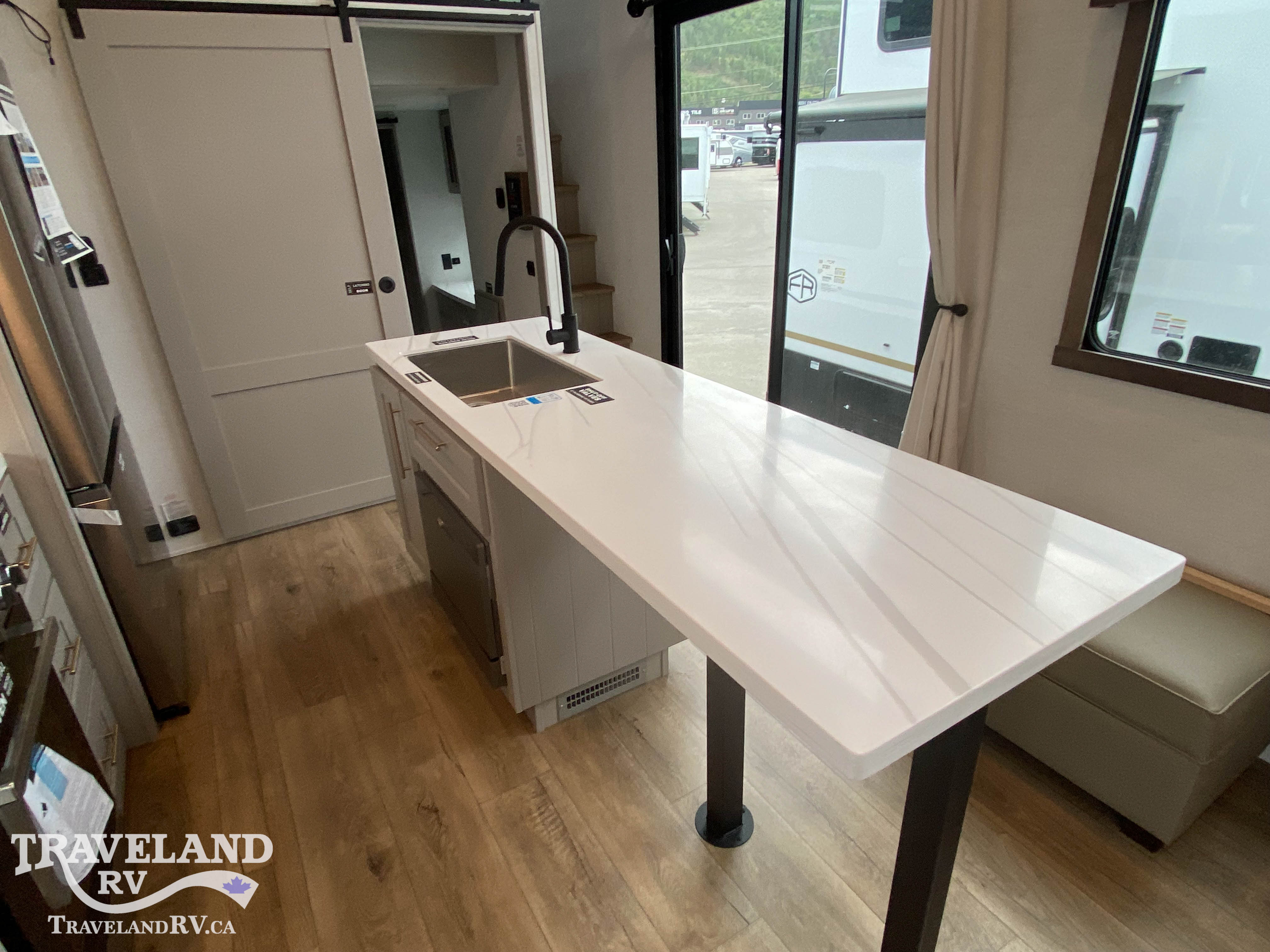 2026 Alliance RV Benchmark 44LFT - Image 7