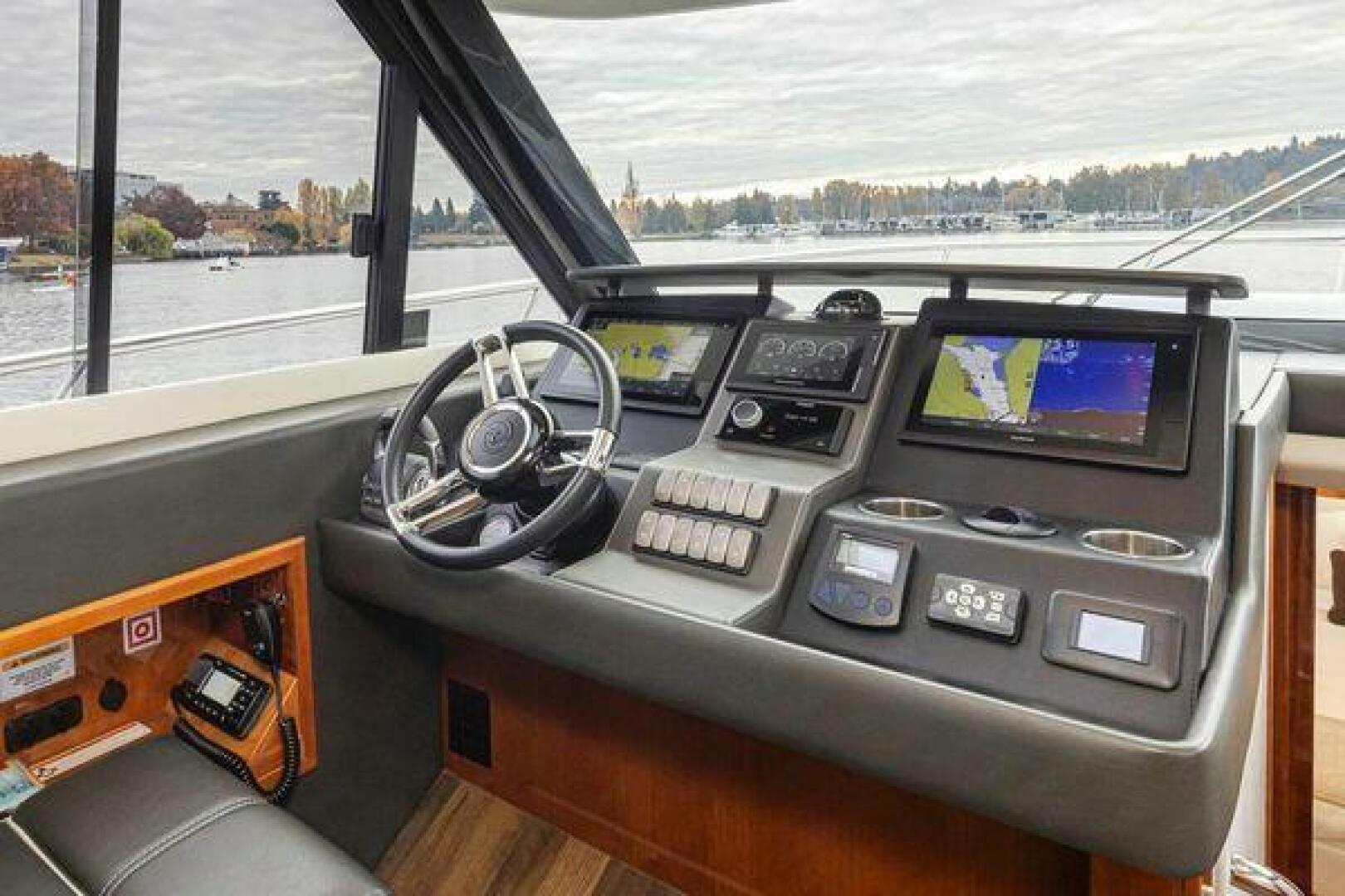 2019 Riviera 395 SUV - Image 11