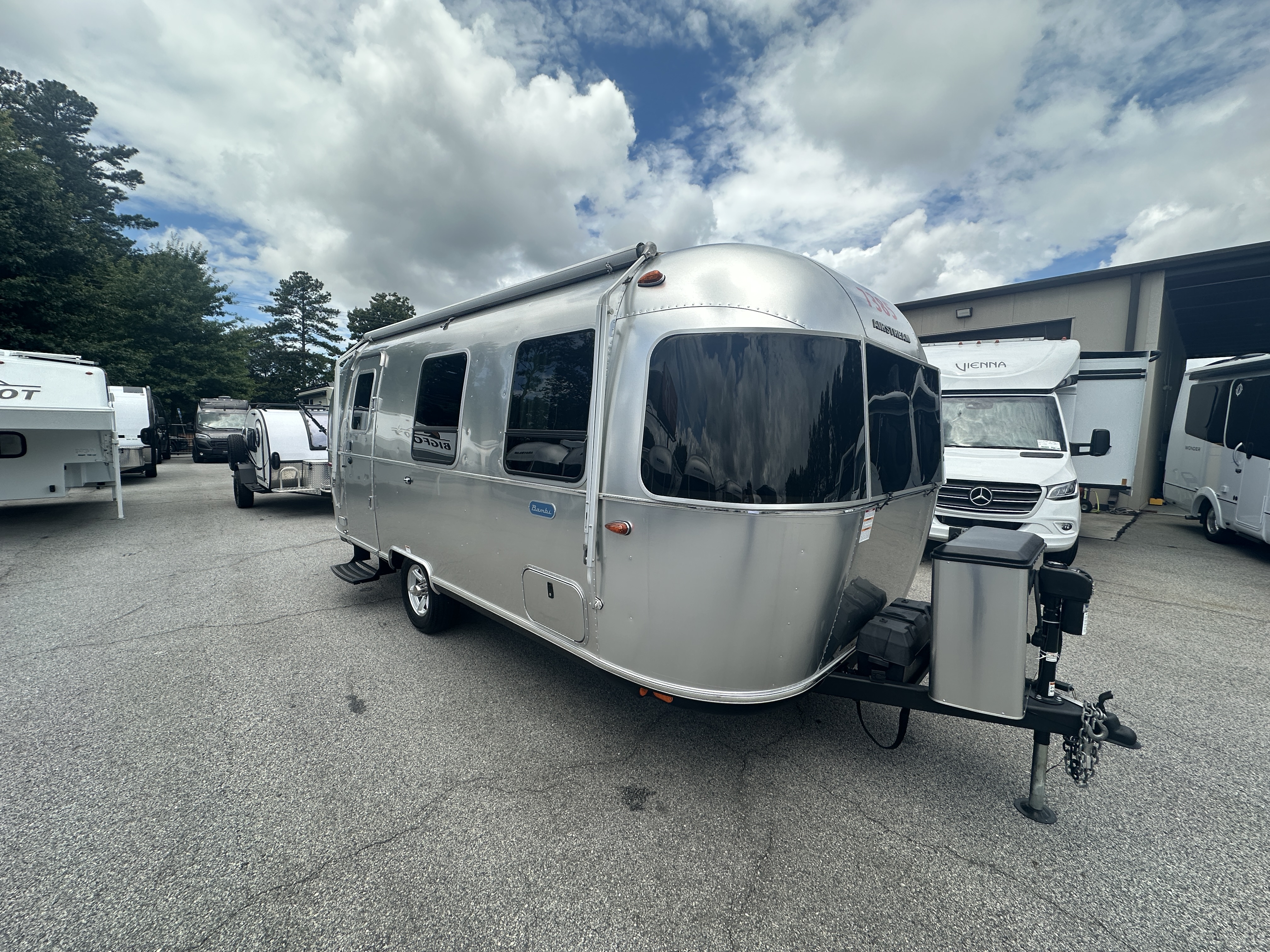 2024 Airstream Bambi 22FB - Image 1