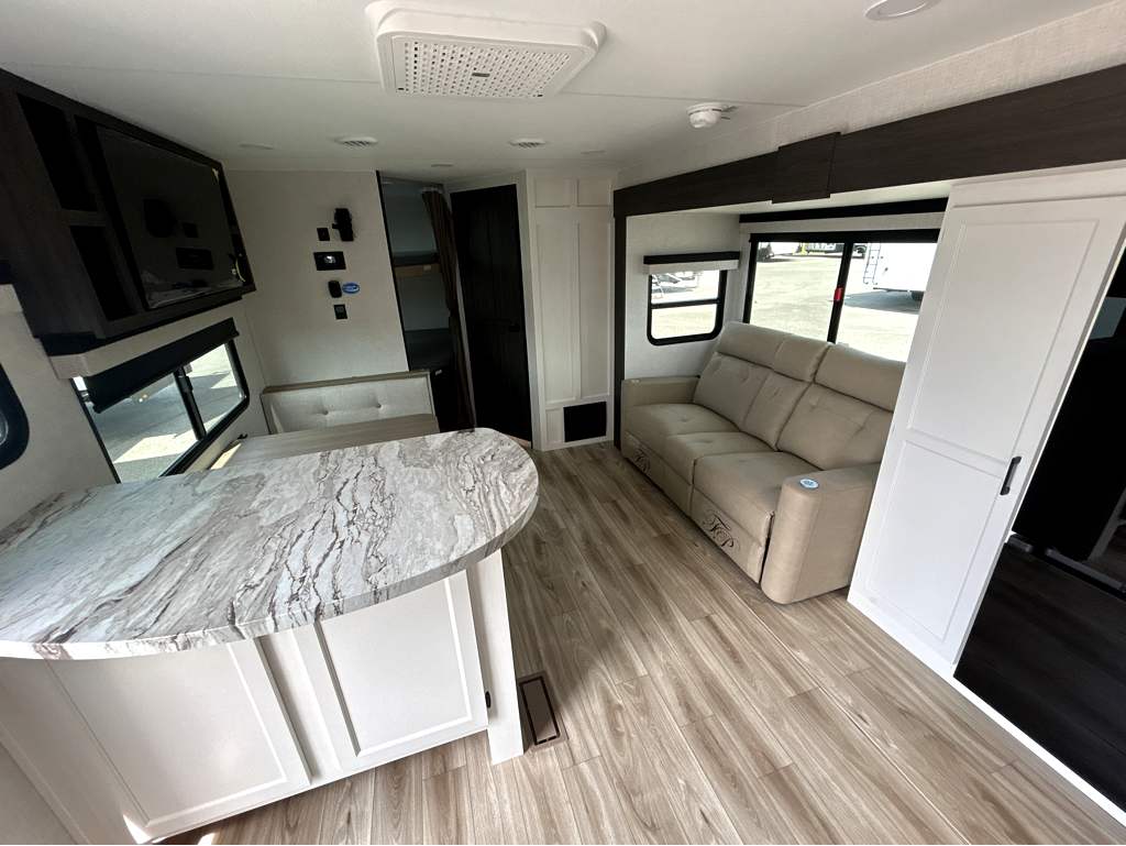 2026 VENTURE RV STRATUS 302VBH - Image 7