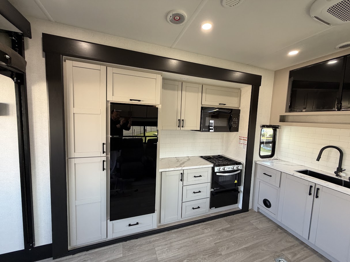 2027 JAYCO SEISMIC 265 - Image 10