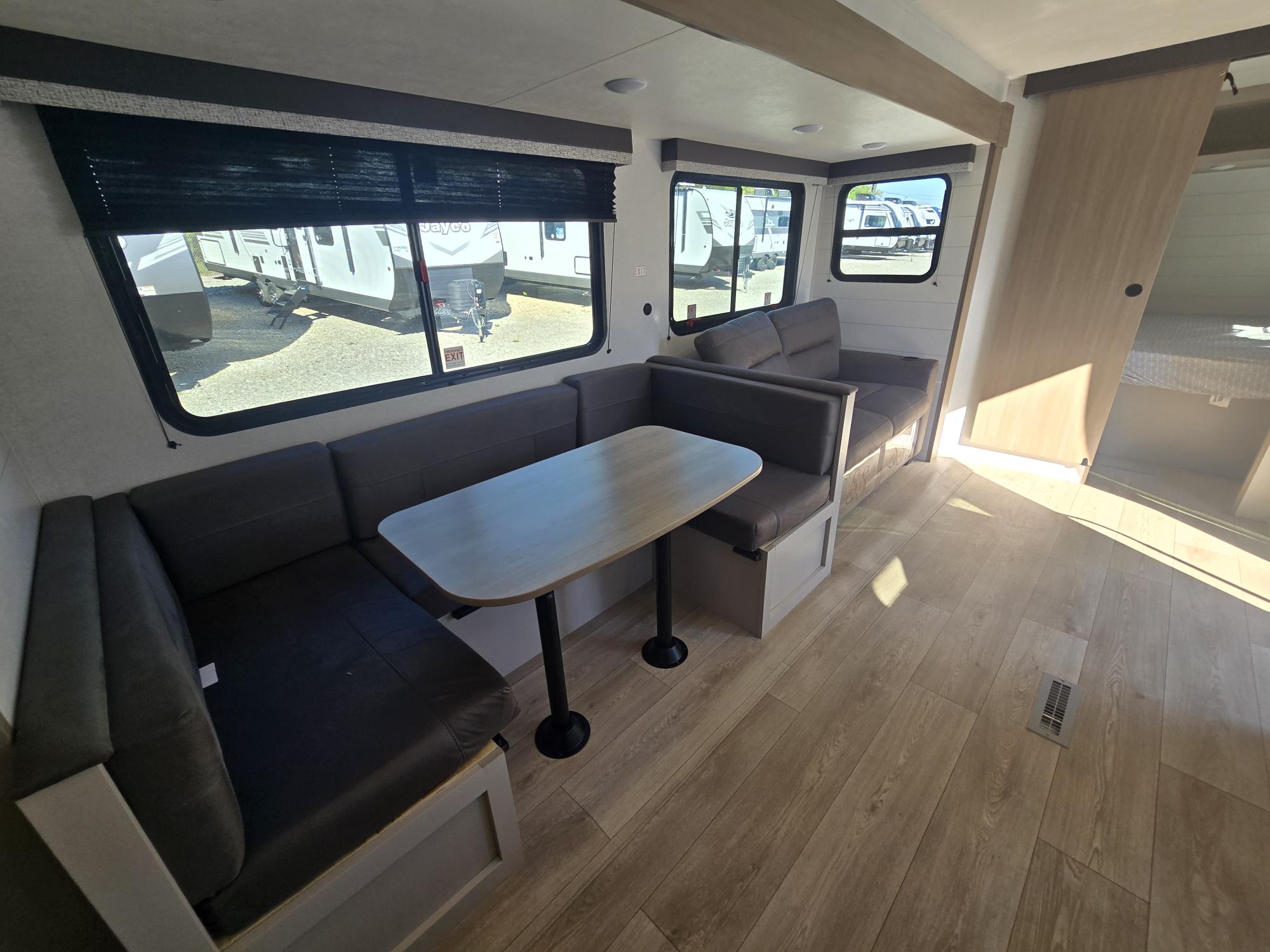 2027 JAYCO JAY FLIGHT 380DQS - Image 12