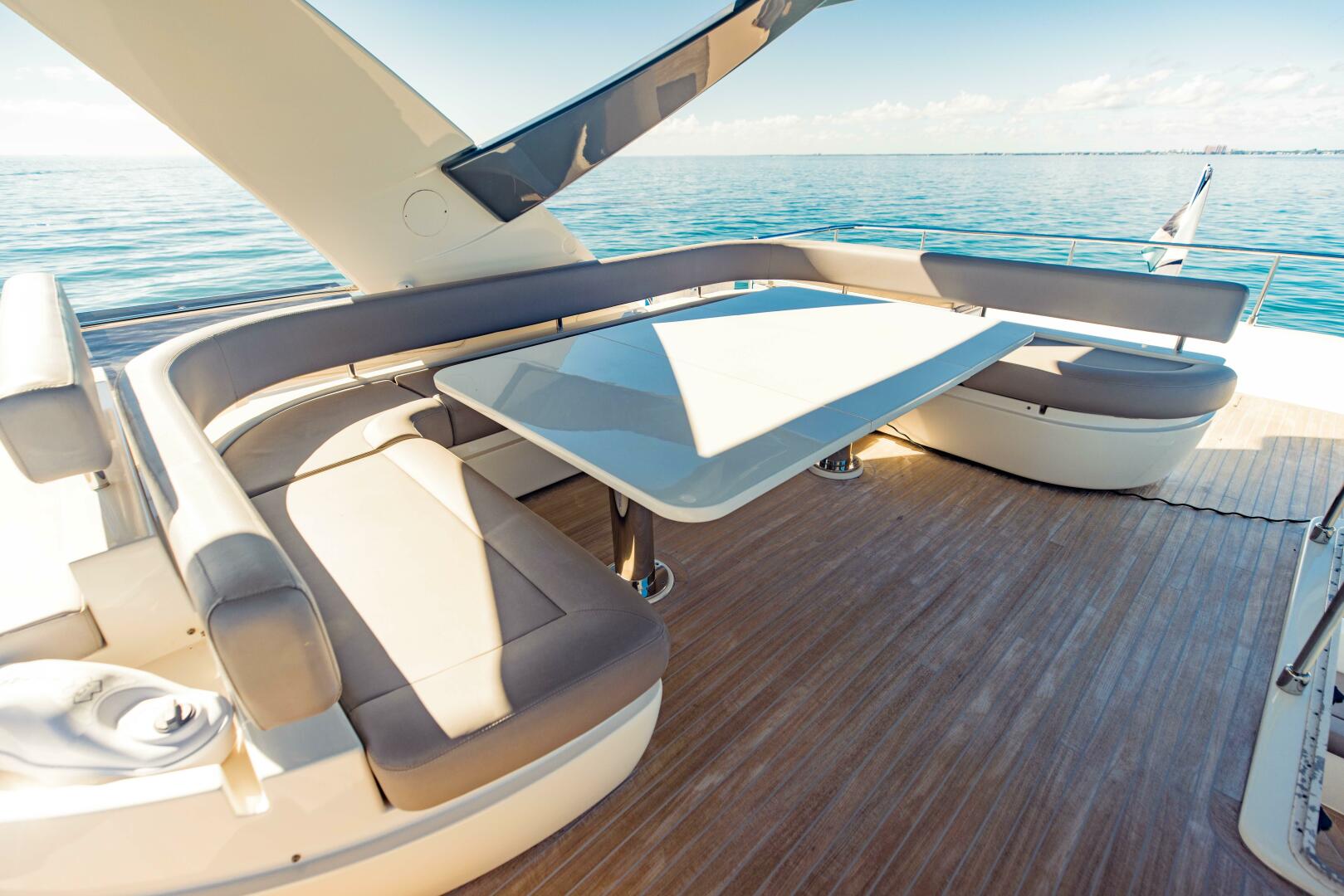 2017 Ferretti Yachts 750 - Image 33