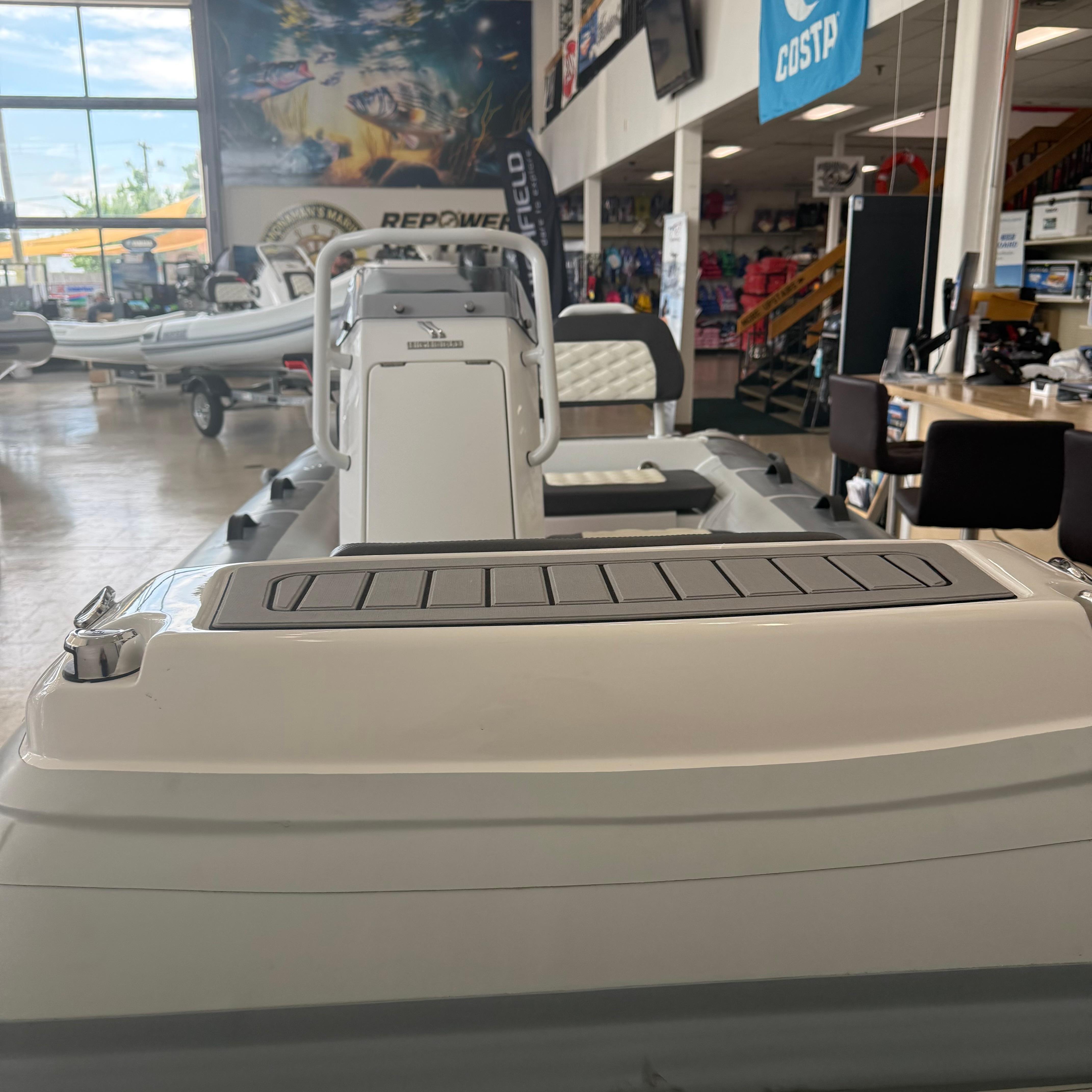 2027 Highfield Sport 330 Standard - Image 3