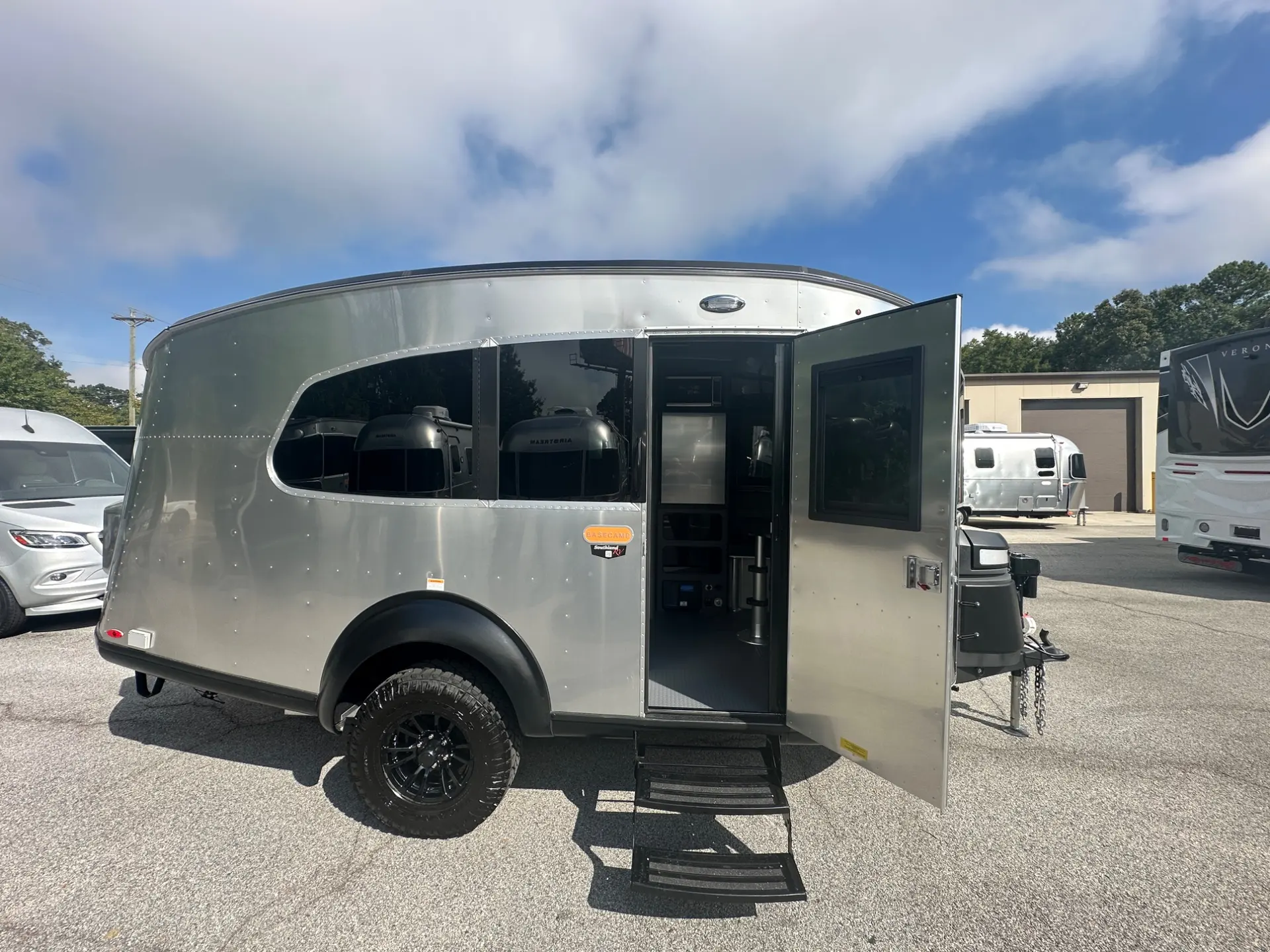 2027 Airstream Basecamp 20X - Image 9