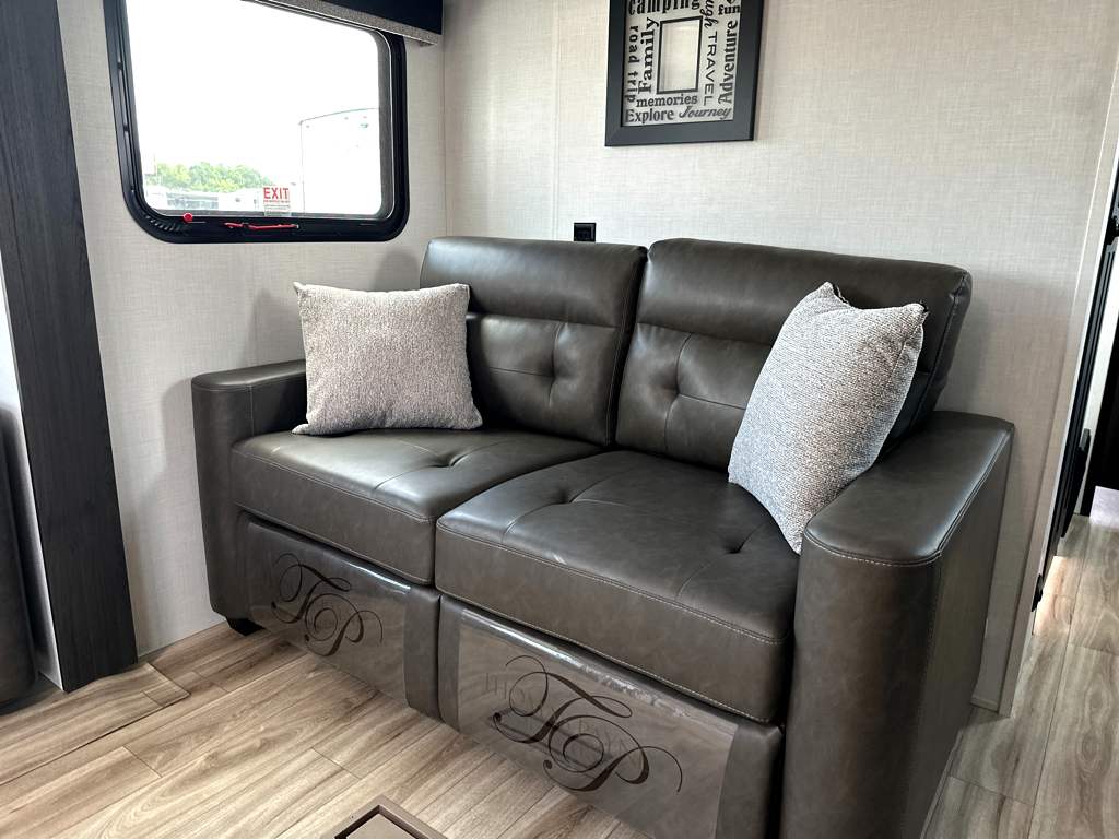 2027 VENTURE RV SPORTTREK 336VRK - Image 19