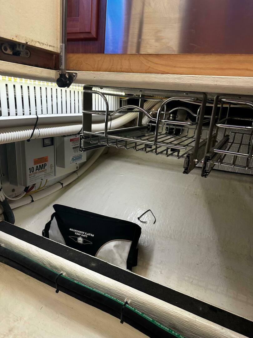 2014 Sabre 42 Salon Express - Image 26