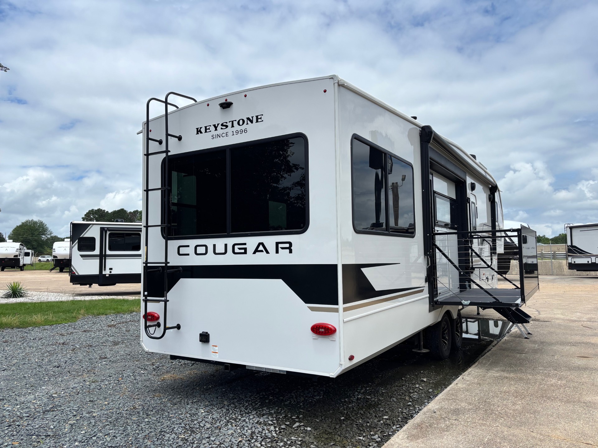 2026 Keystone Cougar Half-Ton 30REP - Image 8
