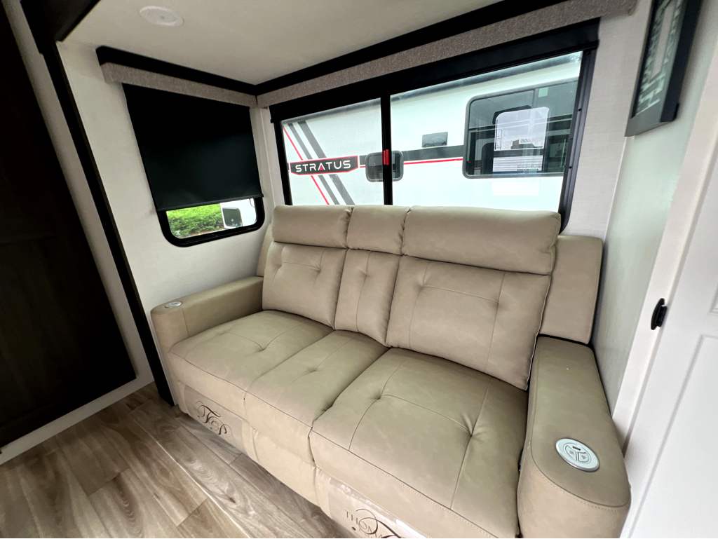 2027 VENTURE RV STRATUS 262VFK - Image 7