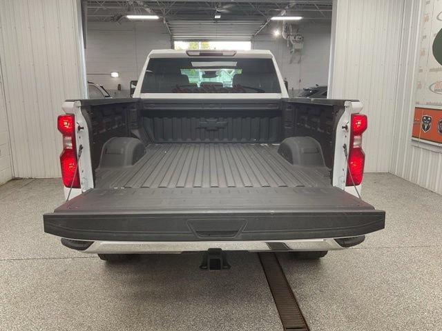 2024 Chevrolet Silverado 2500HD LT - Image 9