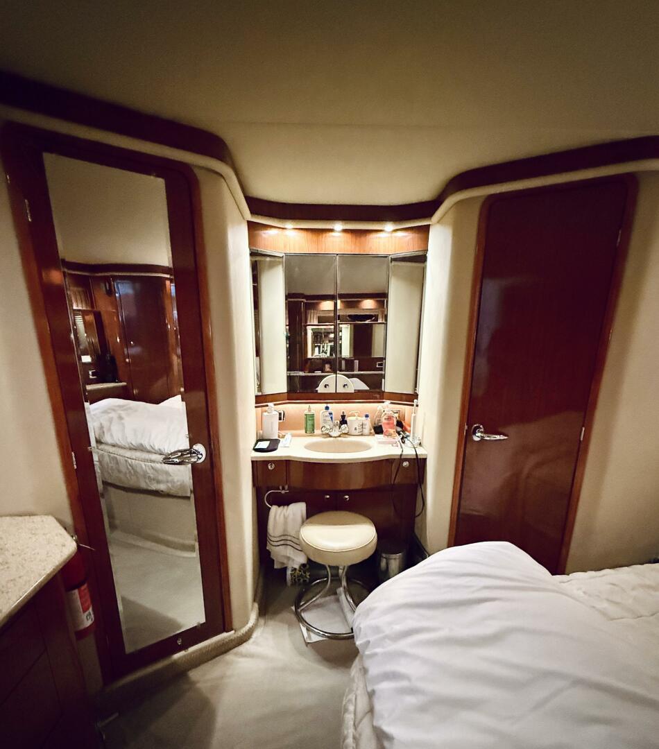 2003 Sea Ray 480 Motor Yacht - Image 59