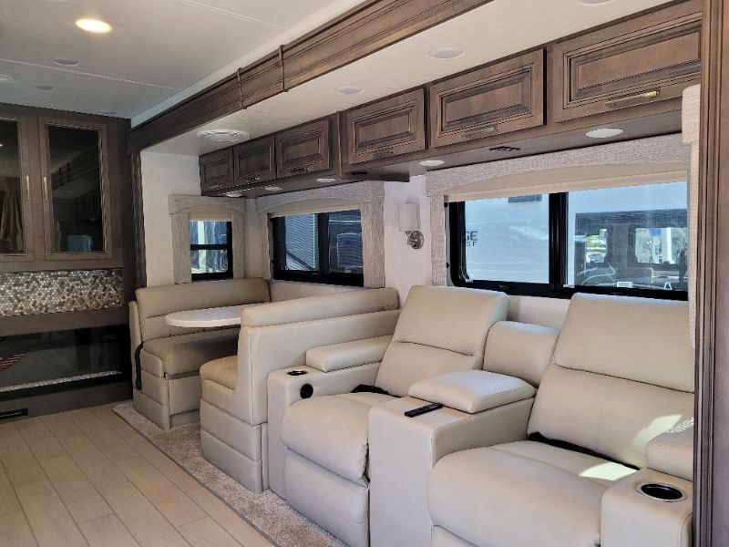2026 Entegra Coach Accolade XL 37M - Image 10